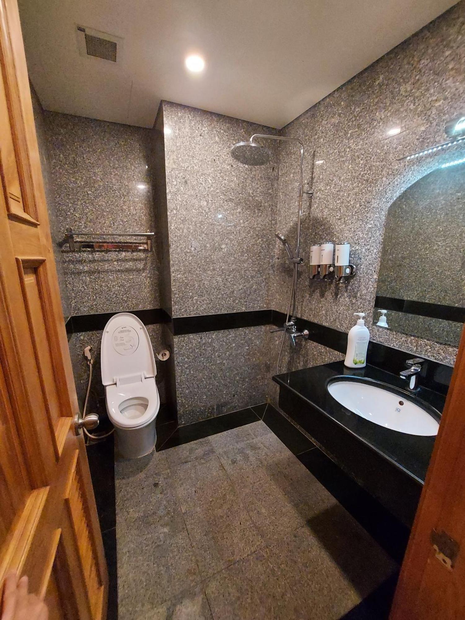 Twins Hotel Ho Chi Minh City Bagian luar foto